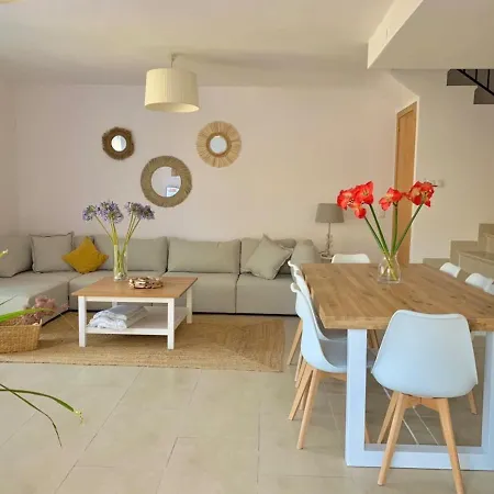 Villa Adosado Con Piscina A 5 Minutos De La Playa